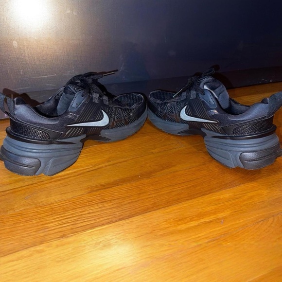 Nike V2K Run - Picture 2 of 9